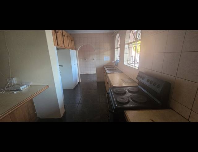 4 BEDROOM FREESTANDING FOR SALE IN FAUNA PARK